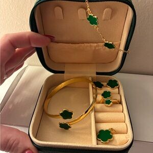 Elegant Green and Gold Jewelry Set